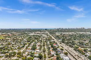 490 NE 51st St, Oakland Park, FL 33334 - Photo 41