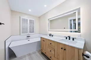 12910 La Rochelle Cir, Palm Beach Gardens, FL 33410 - Photo 15