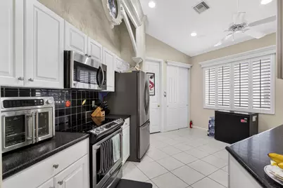 9096 Bay Point Circle, West Palm Beach, FL 33411 - Photo 11
