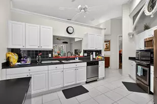 9096 Bay Point Cir, West Palm Beach, FL 33411 - Photo 13