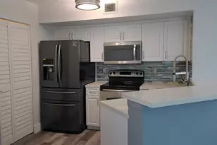 1000 Scotia Dr, Hypoluxo, FL 33462 - Photo 5