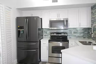 1000 Scotia Dr, Hypoluxo, FL 33462 - Photo 3