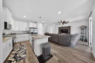 4689 SW Babylon St, Port Saint Lucie, FL 34953 - Photo 7