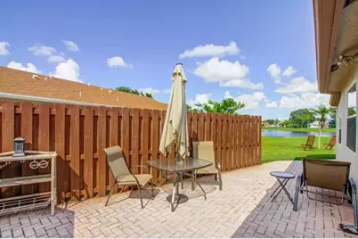 9709 Sunny Isle Circle, Boca Raton, FL 33428 - Photo 15
