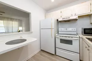 99 Sussex E, West Palm Beach, FL 33417 - Photo 9