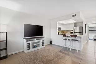 2319 Tamarind Dr, Fort Pierce, FL 34949 - Photo 5