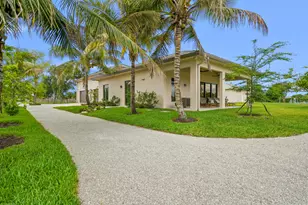 16219 Hollow Tree Ln, Wellington, FL 33470 - Photo 3
