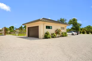 16219 Hollow Tree Ln, Wellington, FL 33470 - Photo 5