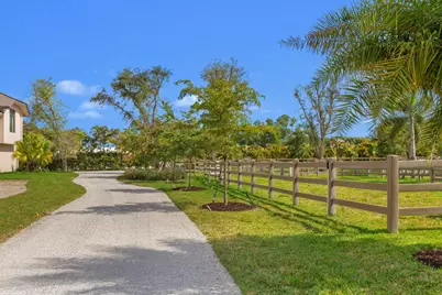 16219 Hollow Tree Lane, Wellington, FL 33470 - Photo 15