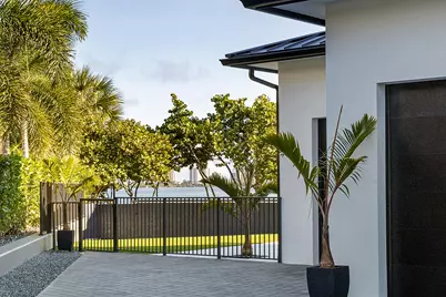 706 Lakeside Circle, North Palm Beach, FL 33408 - Photo 3