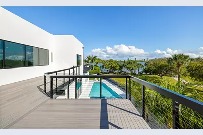 706 Lakeside Circle, North Palm Beach, FL 33408 - Photo 9