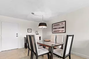 1830 Embassy Dr, West Palm Beach, FL 33401 - Photo 11