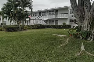 302 Markham N, Deerfield Beach, FL 33442 - Photo 1
