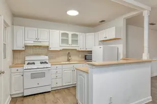 907 N Pine Ave, Green Cove Springs, FL 32043 - Photo 7