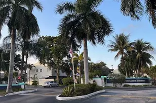 2593 NE 15th St, Pompano Beach, FL 33062 - Photo 15