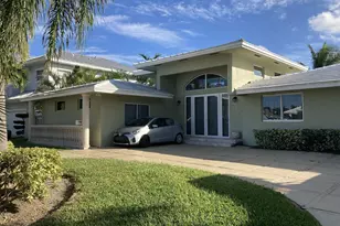 2740 NE 10th St, Pompano Beach, FL 33062 - Photo 1