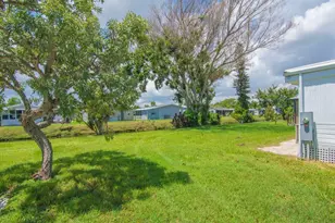 14 Golf Dr, Port Saint Lucie, FL 34952 - Photo 47