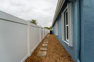 2800 SW Montego Terrace, Stuart, FL 34997 - Photo 35