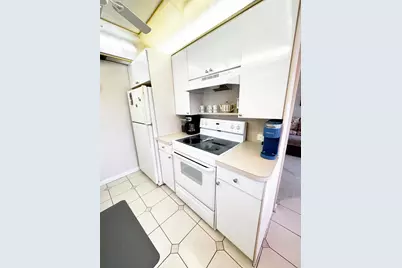 3097 Newport S #3097, Deerfield Beach, FL 33442 - Photo 9