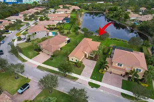 8121 SW Marin Dr, Stuart, FL 34997 - Photo 3