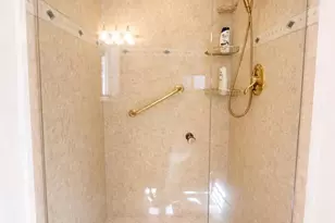 20 Colonial Club Dr, Boynton Beach, FL 33435 - Photo 13