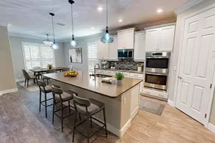 10127 SW Cypress Wood Ct, Port Saint Lucie, FL 34987 - Photo 5