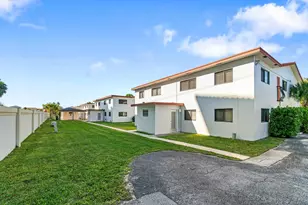 200 SW 7th St, Boca Raton, FL 33432 - Photo 25