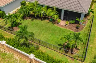 10009 SW Coral Tree Cir, Port Saint Lucie, FL 34987 - Photo 35