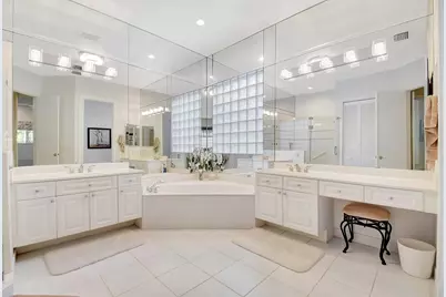 4022 Manchester Lake Drive, Lake Worth, FL 33449 - Photo 25