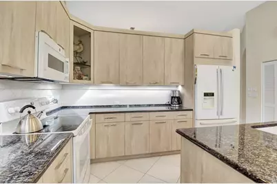 4022 Manchester Lake Drive, Lake Worth, FL 33449 - Photo 13