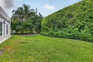 9245 Flynn Cir, Boca Raton, FL 33496 - Photo 37
