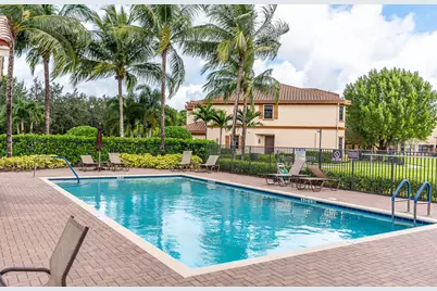 10283 Wellington Parc Drive, Wellington, FL 33449 - Photo 3