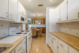 250 High Point Ct, Boynton Beach, FL 33435 - Photo 9