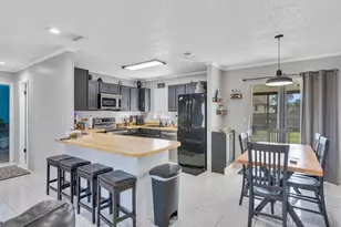 542 SE Faith Terrace, Port Saint Lucie, FL 34983 - Photo 3