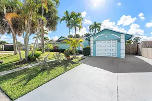 10290 Carmen Ln, Royal Palm Beach, FL 33411 - Photo 3