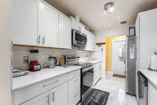 10290 Carmen Ln, Royal Palm Beach, FL 33411 - Photo 11