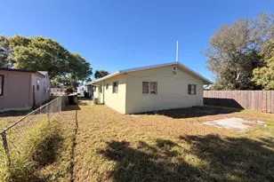 812 N 24th St, Fort Pierce, FL 34950 - Photo 3