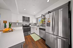 197 SE Village Dr, Port Saint Lucie, FL 34952 - Photo 5