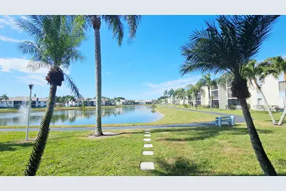 1109 Green Pine Boulevard #B2, West Palm Beach, FL 33409 - Photo 3