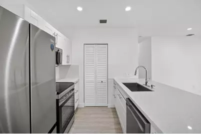 631 N 70th Avenue, Hollywood, FL 33024 - Photo 9