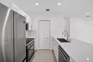 631 N 70th Ave, Hollywood, FL 33024 - Photo 9