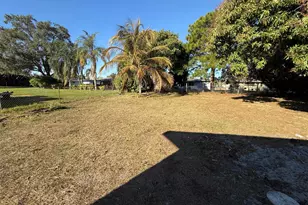 738 SW Ravenswood Ln, Port Saint Lucie, FL 34983 - Photo 21