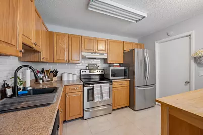 3809 Island Club Circle E, Lake Worth, FL 33462 - Photo 9