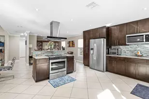 2412 SW 23rd Cranbrook Dr, Boynton Beach, FL 33436 - Photo 9
