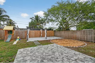 419 Cheyenne Drive, Lantana, FL 33462 - Photo 35