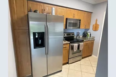 6530 Emerald Dunes Drive #303, West Palm Beach, FL 33411 - Photo 5