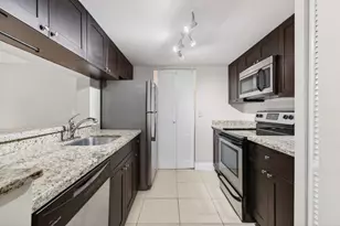 9901 Westview Dr, Coral Springs, FL 33076 - Photo 5