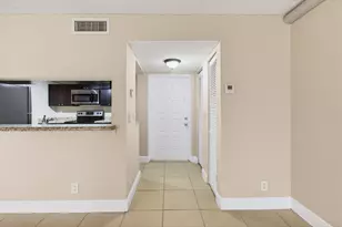 9901 Westview Dr, Coral Springs, FL 33076 - Photo 5