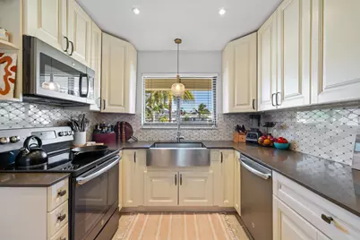 310 Orange Way, West Palm Beach, FL 33405 - Photo 13