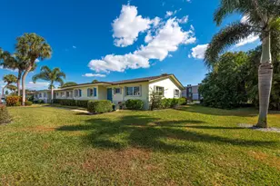 2824 E Crosley Dr E, West Palm Beach, FL 33415 - Photo 3